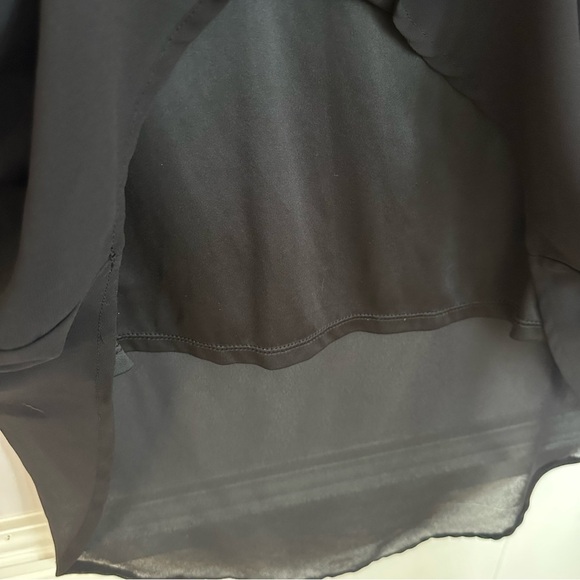 Torrid Women’s Black Long Sleeve V-Neck Hi/Lo Chiffon Blouse Sz 2, 2X 18-20 GUC - Picture 5 of 7